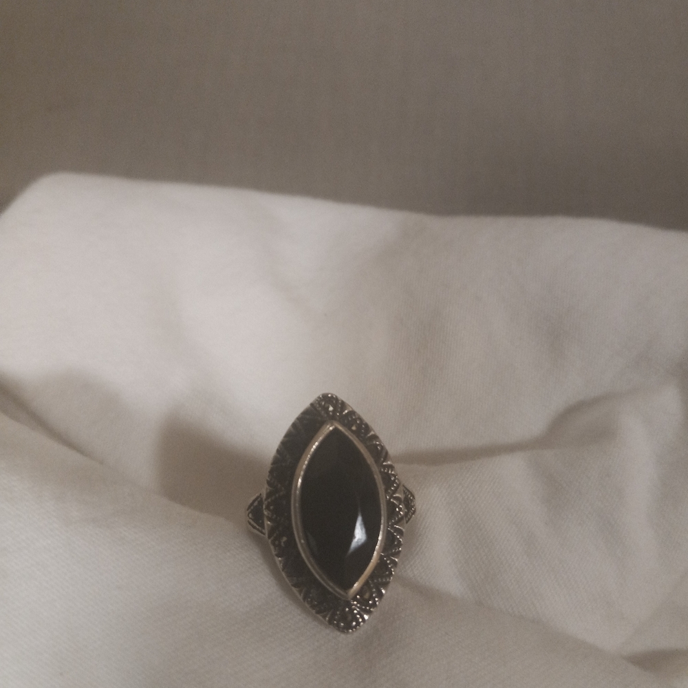 Ladies sterling silver Black Onyx Stone ring (925)